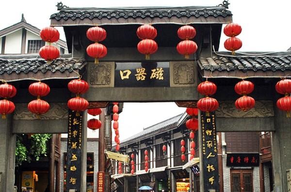飞夺泸定桥时，敌军为何不炸桥仅仅拆木板？杨成武多年后道出真相