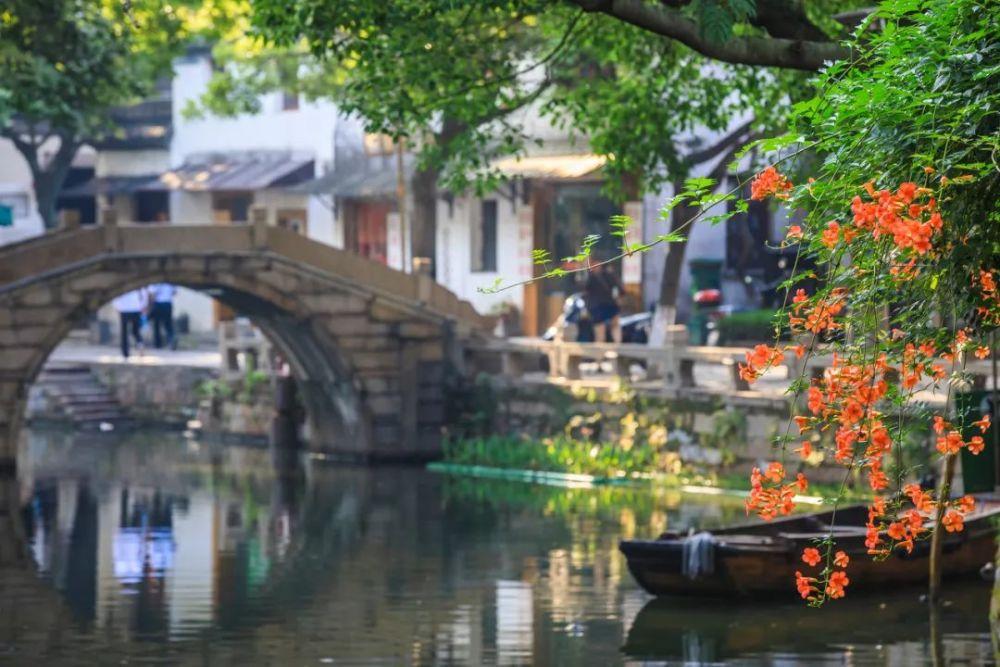 太空我们来了我们乘着知识的翅膀是什么歌曲？游戏画面